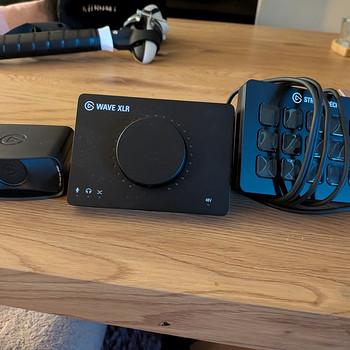 Elgato wave XLR, steam deck и веб-камера + rin key light