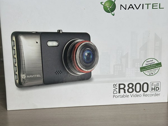 Navitel R800