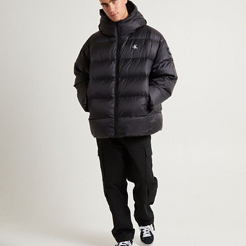 Продам куртку Calvin Klein
