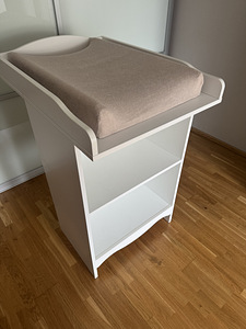 Пеленальный столик Ikea SMÅGÖRA (2 фото из 2)