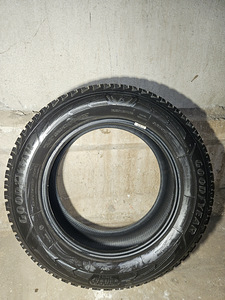 Müün talverehvide komplekti Goodyear Ultra Grip Arctic 2 SUV (3 foto / 5)
