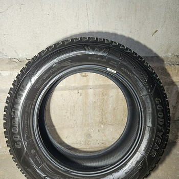 Müün talverehvide komplekti Goodyear Ultra Grip Arctic 2 SUV