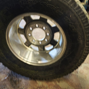 Müüa kasutatud rehvidega velg HAMMER H2 17 tolli