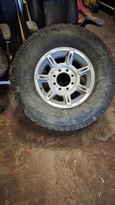 Müüa kasutatud rehvidega velg HAMMER H2 17 tolli (5 foto / 5)