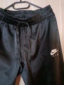 Брюки Nike (2 фото из 9)