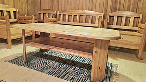 Sauna eesruumi mööbel täispuidust. Tugitoolid, diivan, laud (1 foto / 2)