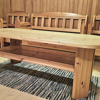 Sauna eesruumi mööbel täispuidust. Tugitoolid, diivan, laud