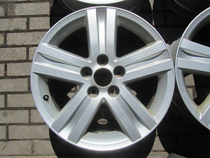 Toyota R17 5x114.3 originaal veljed (4 foto / 8)