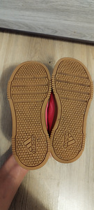 Детские кросовки Adidas (4 фото из 5)