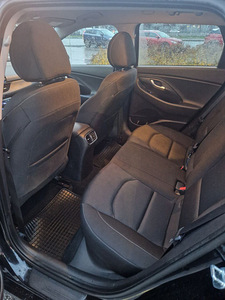 Hyundai i30 (14 фото из 15)