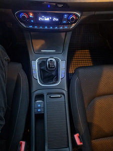 Hyundai i30 (13 фото из 15)