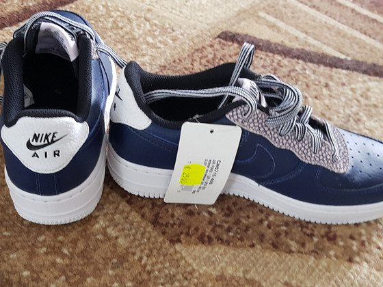 Продаю обувь NIKE