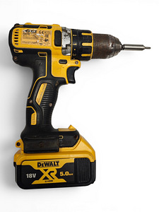 Аккумуляторная дрель Dewalt DCD790 + акку 5.0Ач (3 фото из 5)