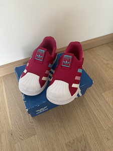 Adidas tossud, suurus 25 (1 foto / 3)