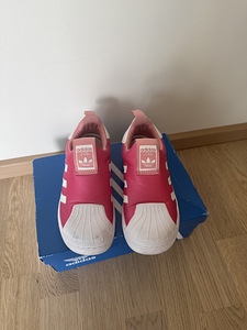 Кроссовки Adidas, размер 29 (2 фото из 3)