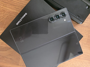 Samsung Galaxy Z Fold 6 512GB Exclusive Craft Black (3 foto / 3)