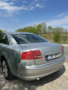 Audi A8 (5 фото из 14)