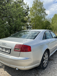 Audi A8 (6 фото из 14)