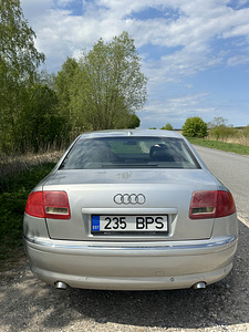 Audi A8 (8 фото из 14)