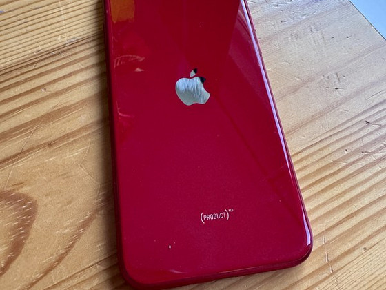 iPhone SE (2022)