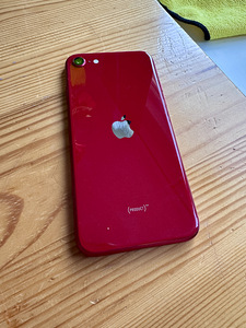 iPhone SE (2022) (2 foto / 6)