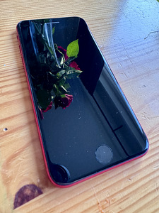 iPhone SE (2022) (4 foto / 6)