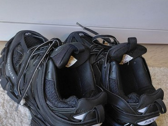 Balenciaga track