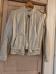 Guess jakk (1 foto / 2)