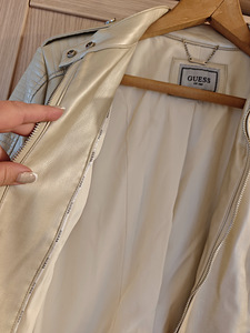 Guess jakk (2 foto / 2)