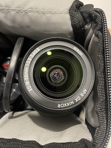 Nikon D3000 - Peegelkaamera (3 foto / 6)