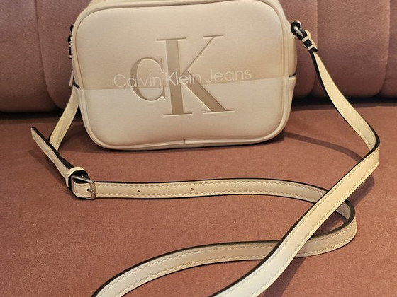 Calvin Klein Jeans kaamerakott