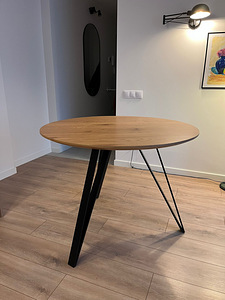 Стол / A dinning table (2 фото из 3)