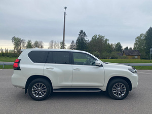 Toyota Land Cruiser Prado (3 фото из 14)