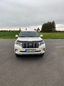 Toyota Land Cruiser Prado (1 фото из 14)