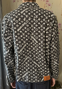 Джинсовая куртка Louis Vuitton X Supreme (2 фото из 5)