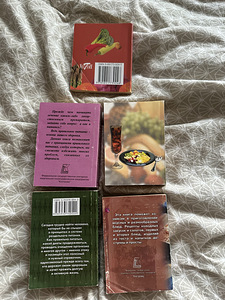 Книги (2 фото из 2)