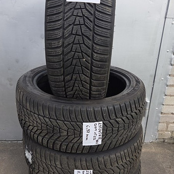 235/45 R18 Hankook Winter i*cept evo3 шипованные шины (4 шт)