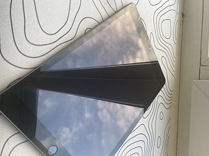 iPad 9 Gen Wi-Fi 64GB (3 foto / 4)