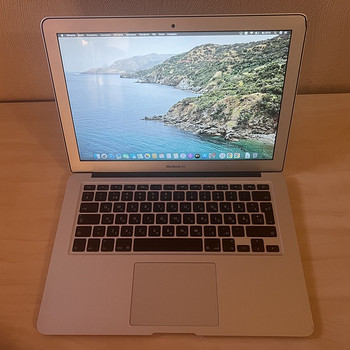 Apple MacBook Air 13” (середина 2012)