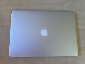 Apple MacBook Air 13” (Mid 2012) (6 foto / 7)