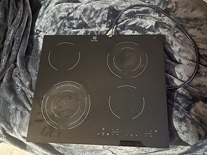Elektriline pliit Electrolux (1 foto / 4)