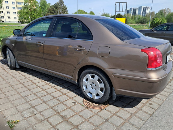 Toyota Avensis 1.6 бензин механика