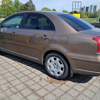 Toyota Avensis 1.6 бензин механика