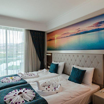 THE LUMOS DELUXE RESORT HOTEL & SPA