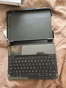 Slim Folio for iPad (7th, 8th and 9th generation) (2 foto / 2)