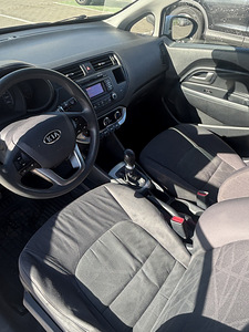 Kia Rio (7 фото из 10)