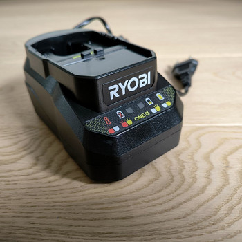 Ryobi akulaadija 18v originaal UUS