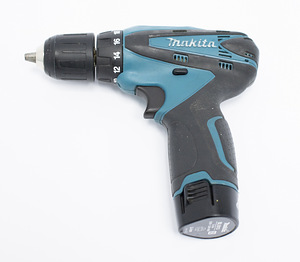 makita DF330D (2 фото из 2)
