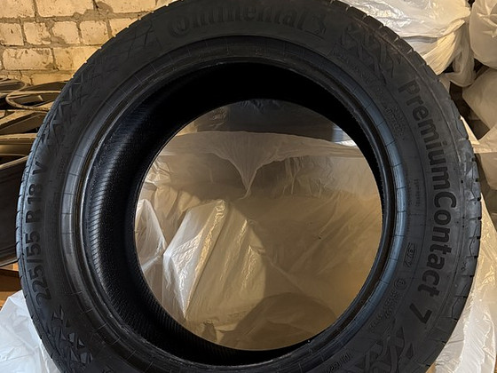 Continental PremiumContact 7 225/55R18