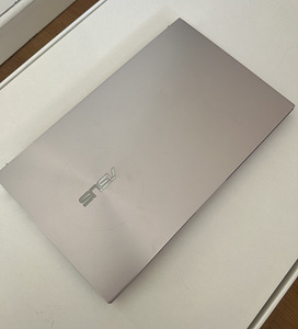 ASUS ZenBook 13 UX325EA (3 foto / 4)